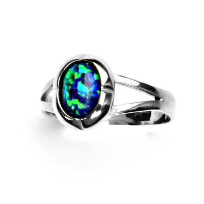 Zlatý prsten, bílé i žluté zlato, zelený syntetický opál - T 1374