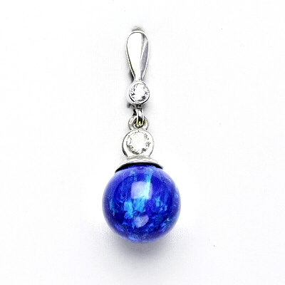 Zlatý přívěsek, synt. tmavě modrý opál, čiré zirkony, bílé i žluté zlato - P 43/40