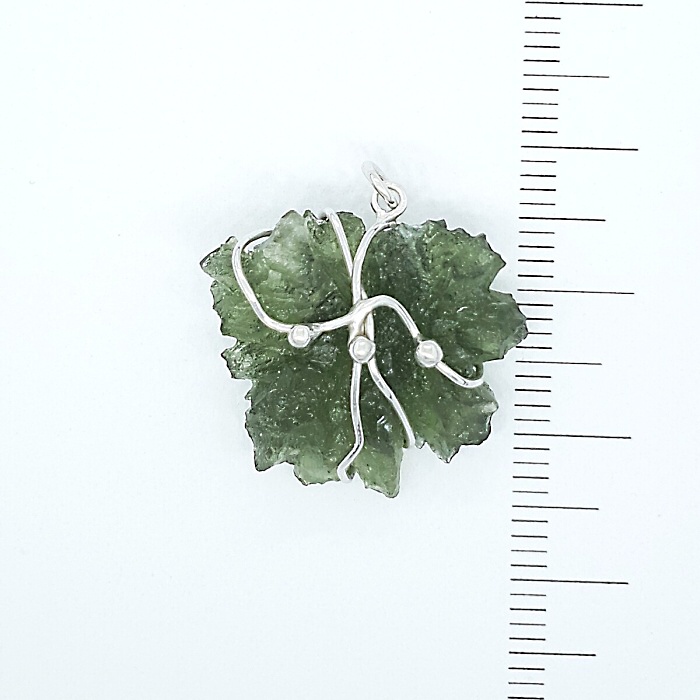 Přírodní vltavín Besednice, stříbrný přívěsek,  3,35 g