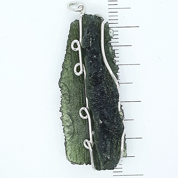Přírodní vltavín ve stříbře , stříbrný přívěsek,  7,39 g