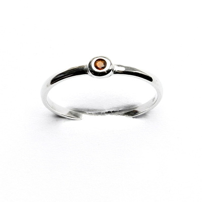 Stříbrný prsten, přírodní granát, T 1523