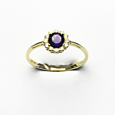 Zlatý prsten, žluté zlato, přírodní tmavý ametyst, čiré zirkony, T 1495