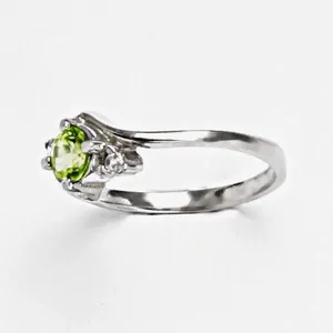 Zlatý prsten přírodní Olivín 5 mm , bílé i žluté zlato - T 1164