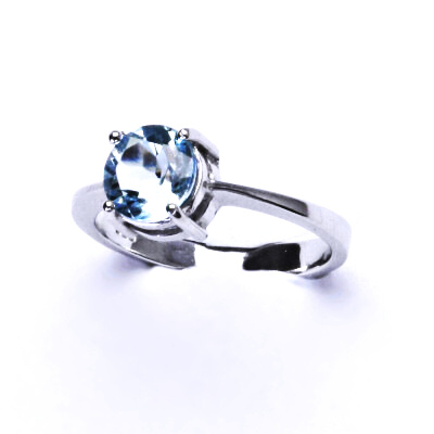 Zlatý prsten, bílé i žluté zlato, přírodní topaz sky 8 mm - T 1357