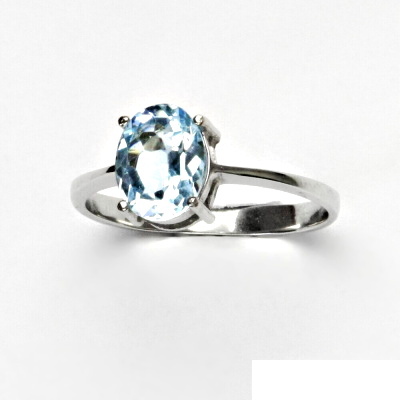 Zlatý prsten, bílé i žluté zlato, přírodní topaz sky 9x7 mm, T 1244