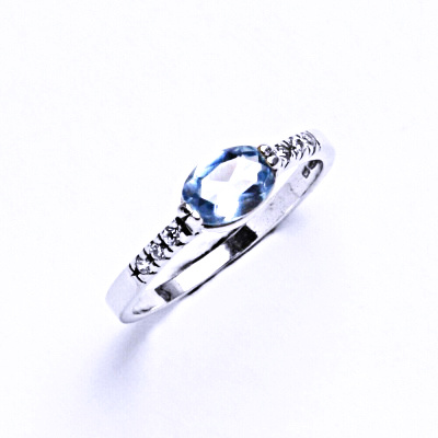 Zlatý prsten , akvamarin zirkon, bílé i žluté zlato - VR 237