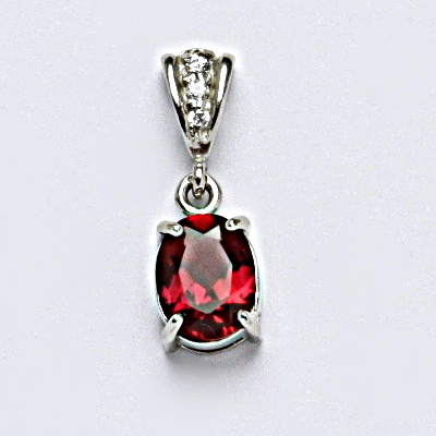 Zlatý přívěsek, bílé i žluté zlato, zirkon rubín 9x7 mm - P 1244/2