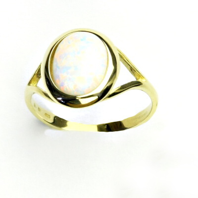 Zlatý prsten, žluté zlato, bílý syntetický opál - T 1453 