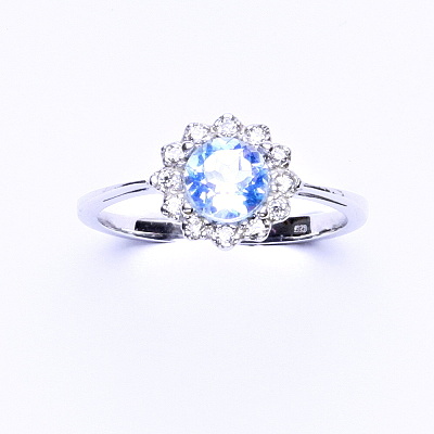 Stříbrný prsten, přírodní topaz sky, čiré zirkony, T 1495