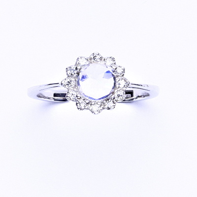 Zlatý prsten, bílé zlato, přírodní křišťál, čiré zirkony, T 1495