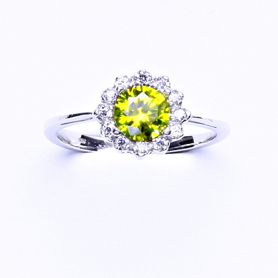 Zlatý prsten, bílé zlato, zirkon olivín, čiré zirkony, T 1495