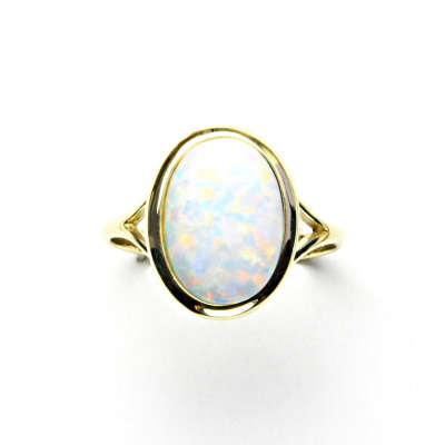Zlatý prsten, syntetický bílý opál, žluté zlato - T 1454