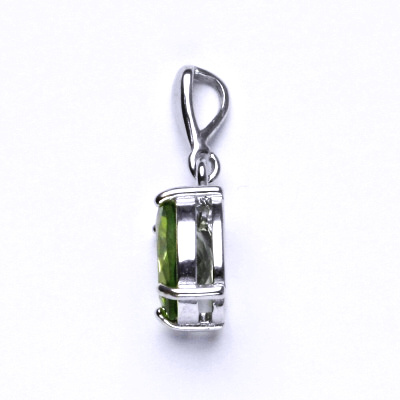Zlatý přívěsek, přírodní olivín 10x8 mm , bílé i žluté zlato, P 1242/22