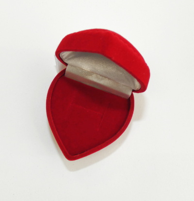 Dárková sametová krabička srdce červené - F75/A7C
