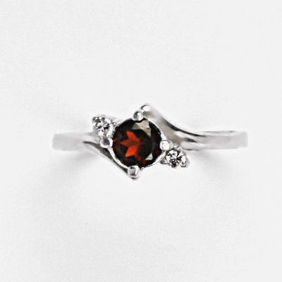 Zlatý prsten přírodní Granát 5 mm , bílé i žluté zlato - T 1164