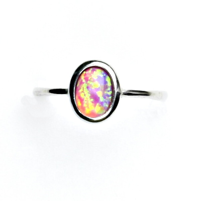 Stříbrný prsten, syntetický růžový opál - T 1354