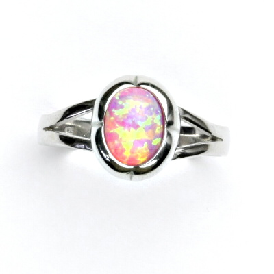 Stříbrný prsten, růžový syntetický opál - T 1374