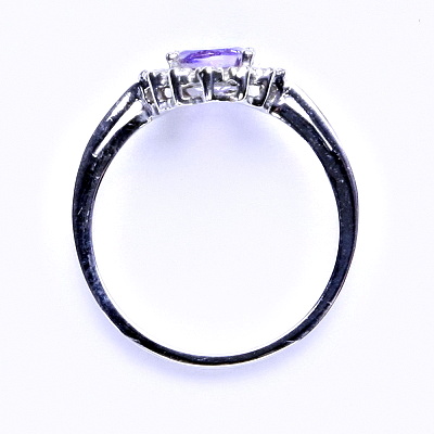 Stříbrný prsten, přírodní ametyst světlý, čiré zirkony, T 1495