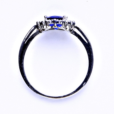 Zlatý prsten, bílé zlato, zirkon spinel, čiré zirkony, T 1495