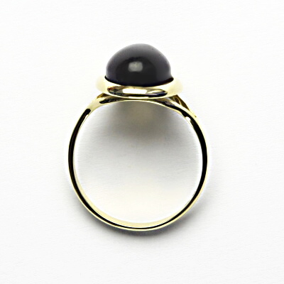 Zlatý prsten, přírodní tmavý ametyst, žluté zlato - T 1454 m