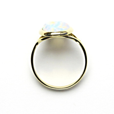Zlatý prsten, syntetický bílý opál, žluté zlato - T 1454
