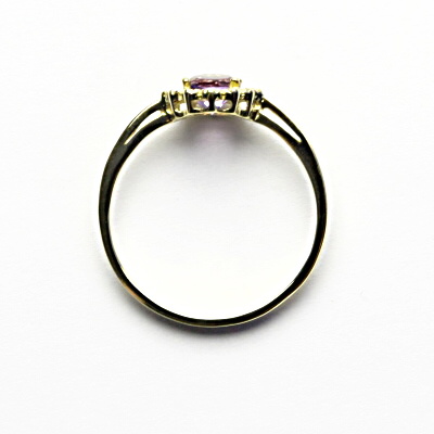 Zlatý prsten, žluté i bílé zlato, přírodní světlý ametyst, čiré zirkony - T 1495