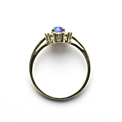 Zlatý prsten Kate, syntetický fialový opál, čiré zirkony, žluté i bílé zlato - T 1480