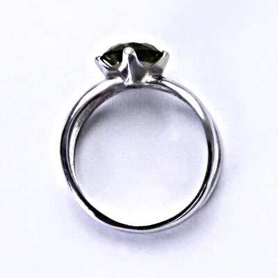 Zlatý prsten, bílé i žluté zlato, přírodní vltavín 7 mm - T 1265