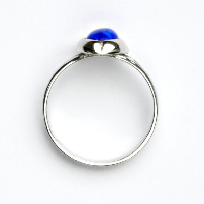 Zlatý prsten, bílé i žluté zlato, tmavě modrý syntetický opál - T 1374