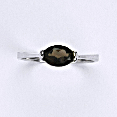 Stříbrný prsten s přírodním kamenem, záhněda 7 x 5 mm VR 115
