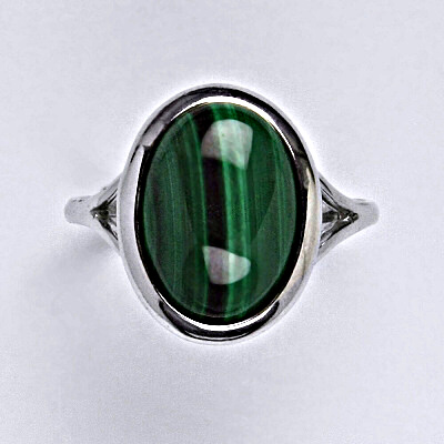 Stříbrný prsten, přírodní kámen malachit - T 1454 m
