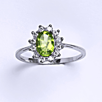 Stříbrný prsten Kate, přírodní olivín, čiré zirkony, T 1480 