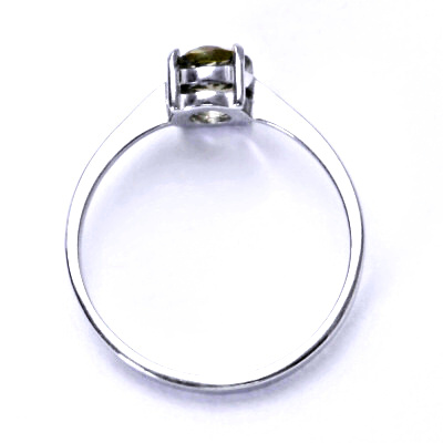 Stříbrný prsten, přírodní olivový křemen 8x6 mm - T 1245