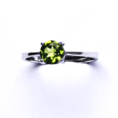 Stříbrný prsten, přírodní olivín 6 mm - T 1250 