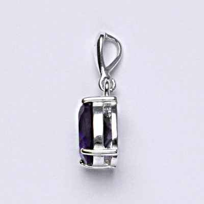 Stříbrný přívěsek s přírodním tmavým ametystem 10 x 8 mm, P 1242 