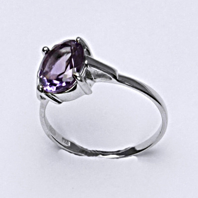 Stříbrný prsten, přírodním ametyst, 10 x 8 mm, T 1467