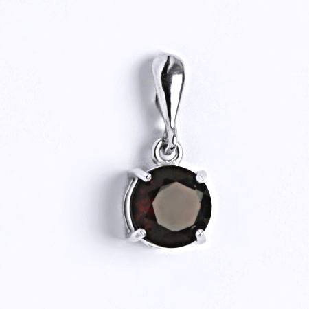 Přívěšek stříbrný s přírodním granátem, přívěsek ze stříbra, P 1357