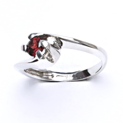 Stříbrný prsten, přírodní granát, šperky s granáty, 3,57 g, vel. 57