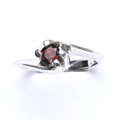 Stříbrný prsten, přírodní granát, šperky s granáty, 3,57 g, vel. 57