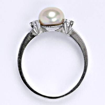 Stříbrný prsten s přírodní růžovou perlou 8 mm, T 1207 pp