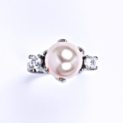 Stříbrný prsten se Swarovski perlou rosaline, T 1190