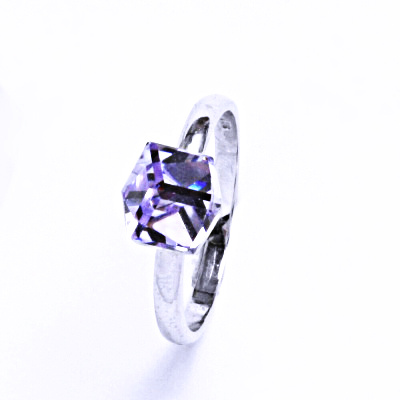 Stříbrný prsten s krystalem Swarovski (Violet 6x6 mm)T 1230 