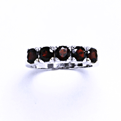 Stříbrný prsten s granátem, prsten ze stříbra VR 105