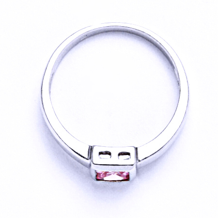 Stříbrný prsten se syntetiským zirkonem (růžový zirkon) VR 235