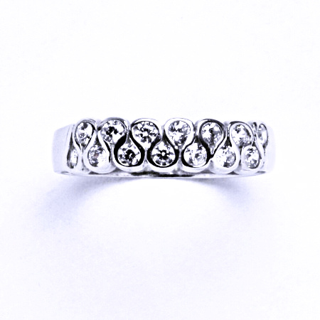 Stříbrný prsten se syntetickým zirkonem VR 83