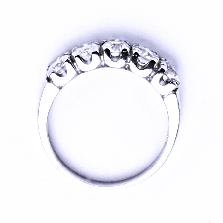 Stříbrný prsten se syntetickým zirkonem VR 105