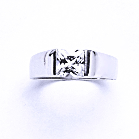 Stříbrný prsten se syntetickým zirkonem VR 73