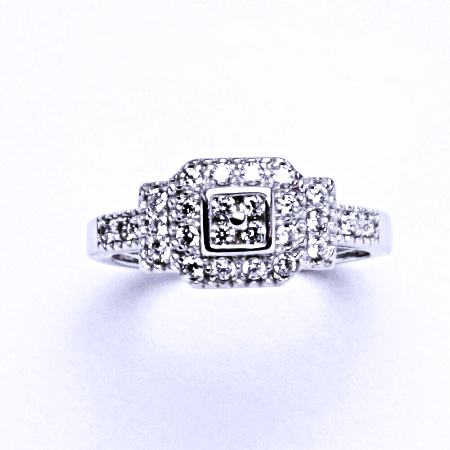 Stříbrný prsten se syntetickým zirkonem VR 210