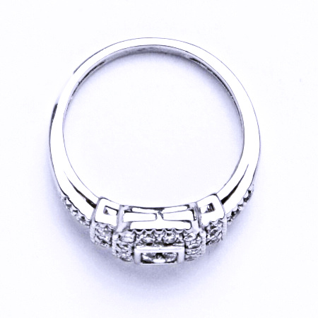 Stříbrný prsten se syntetickým zirkonem VR 210