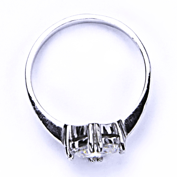 Zlatý prsten, čirý zirkon , bílé i žluté zlato -T 1257 